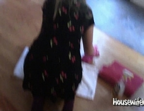 content/fucking_cleaning_the_house/3.jpg