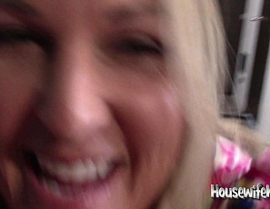 content/monster_facial_and_swallow_in_the_trailer/3.jpg